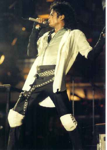 rmbthet1me's tweet photo. Michael performing 'Dirty Diana' during his Bad Tour (1987-1989) https://t.co/6TRhdVnQpD