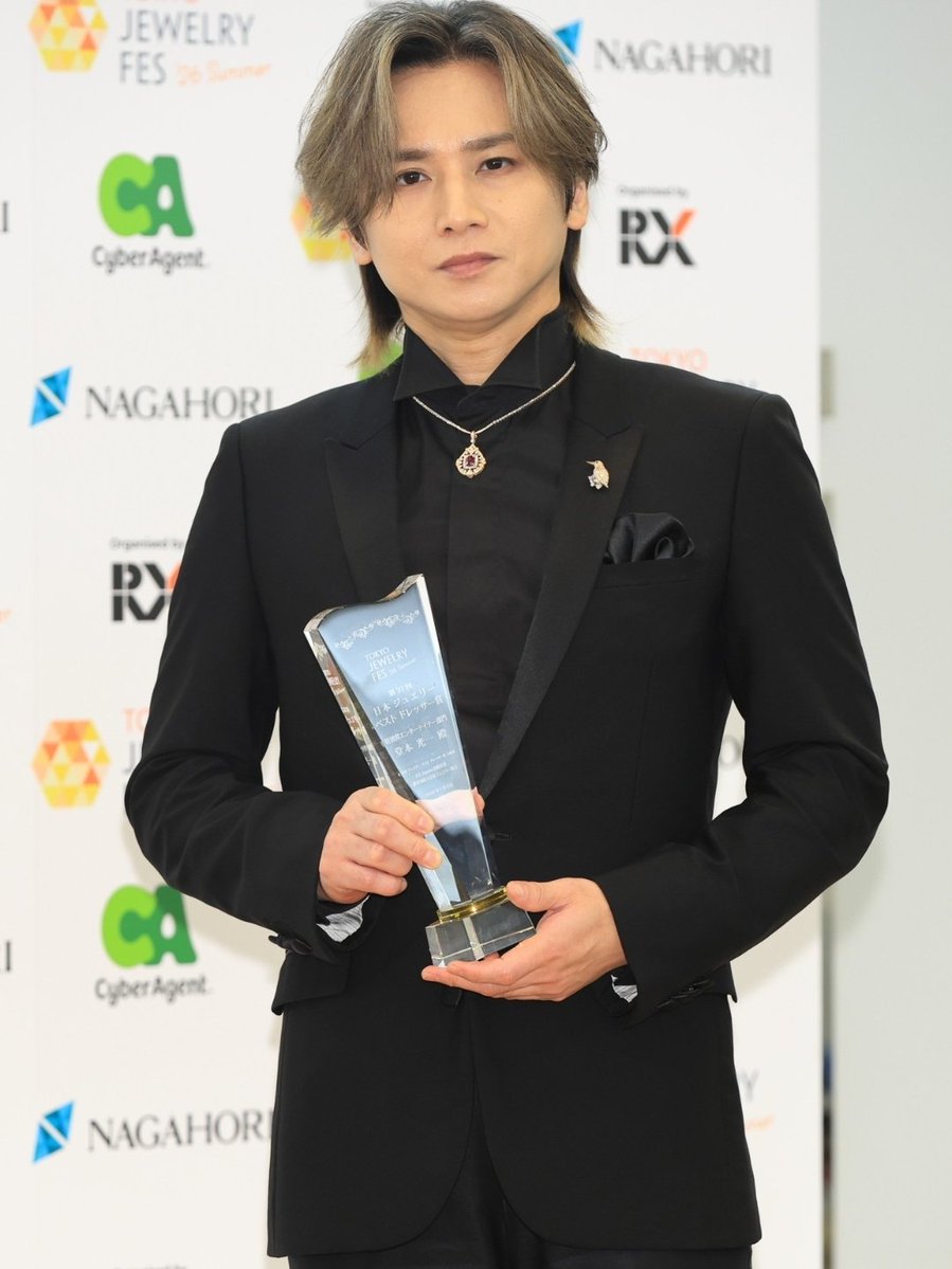 MintshowKD51's tweet photo. 高級なジュエリーも似合う高貴な雰囲気を持っている光一くん、おめでとうございます！✨
#第37回日本ジュエリーベストドレッサー賞 
#堂本光一 https://t.co/UUHcJuGUr8