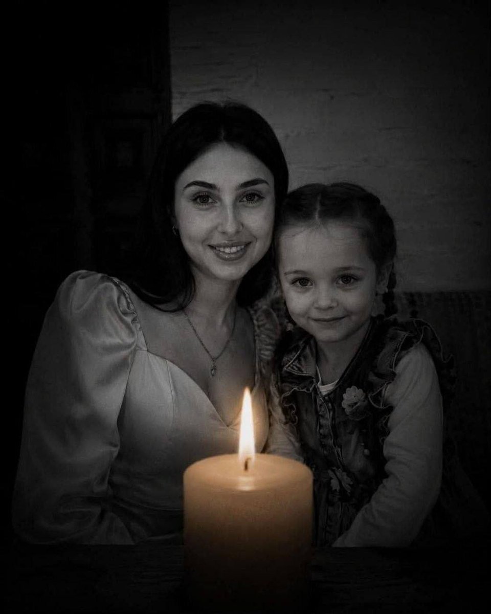 SavchenkoReview's tweet photo. 🕯️Russians killed the wife and 5-year-old daughter of a law enforcement officer from Sumy region.

The eldest daughter is injured and is in the hospital. https://t.co/93oahqh7Yd