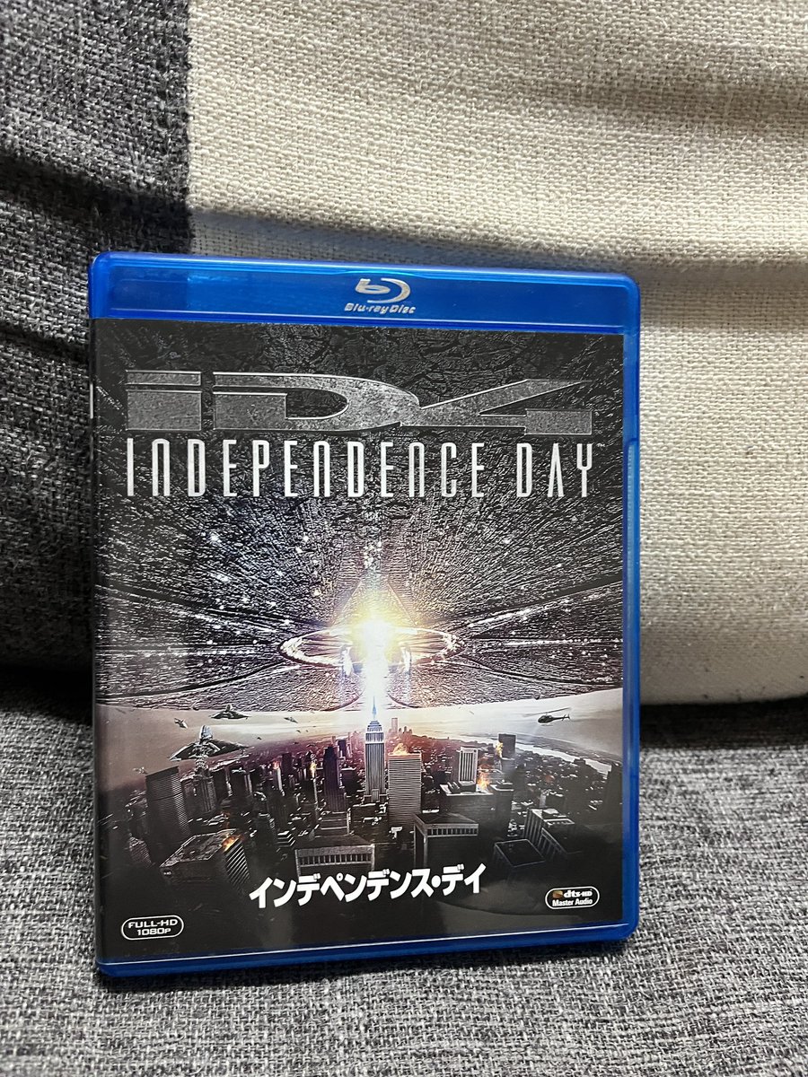 IsolatedDoll's tweet photo. 観るべき日に観るべき映画というのがある。クリスマスのダイ・ハード、9.11のユナイテッド93、4月第３月曜日のパトリオットデイ、そして7月4日のインデペンデンス・デイだ。 https://t.co/5qzVgXQOCr
