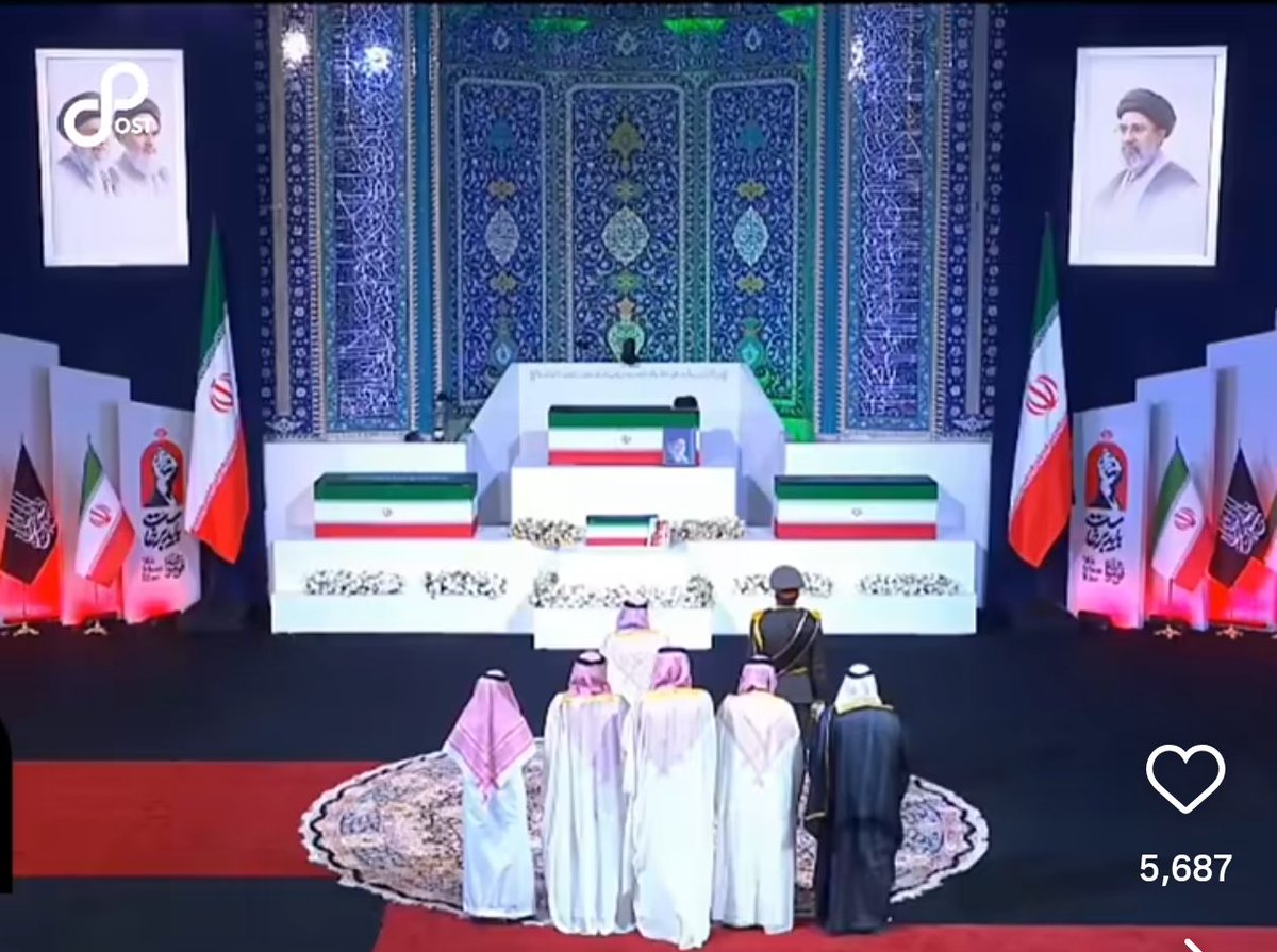 HiibzZzy's tweet photo. في وقتٍ لم يكن يتوقع فيه أحد ذلك... دخل وفدٌ سعودي إلى طهران لتقديم واجب العزاء.

وبصفتي شخصًا عشتُ حياتي كلها في المملكة العربية السعودية، فإن مثل هذه اللحظات تحمل معنىً خاصًا. بعيدًا عن السياسة، إنها لفتة إنسانية تعبّر عن الاحترام، وتتجاوز الخطوط التي غالبًا ما تجعلها العناوين الإخبارية أكثر تعقيدًا.

شكرًا للوفد السعودي على حضوره وإظهاره هذا الموقف الإنساني في الوقت الذي كان له فيه أثر كبير. 🇸🇦

@FaisalbinFarhan
@KSAMOFA @KSAmofaEN 
@saudigazette_sa @DailyIranNews @IranIntl 
@arabnews @MdQutbuddin14 @CICSaudi  
@Shahid_IFS  @mocsaudi_en #Iran #Tehran🇮🇷 #آية_الله  @CICSaudi  
@Shahid_IFS  @mocsaudi_en