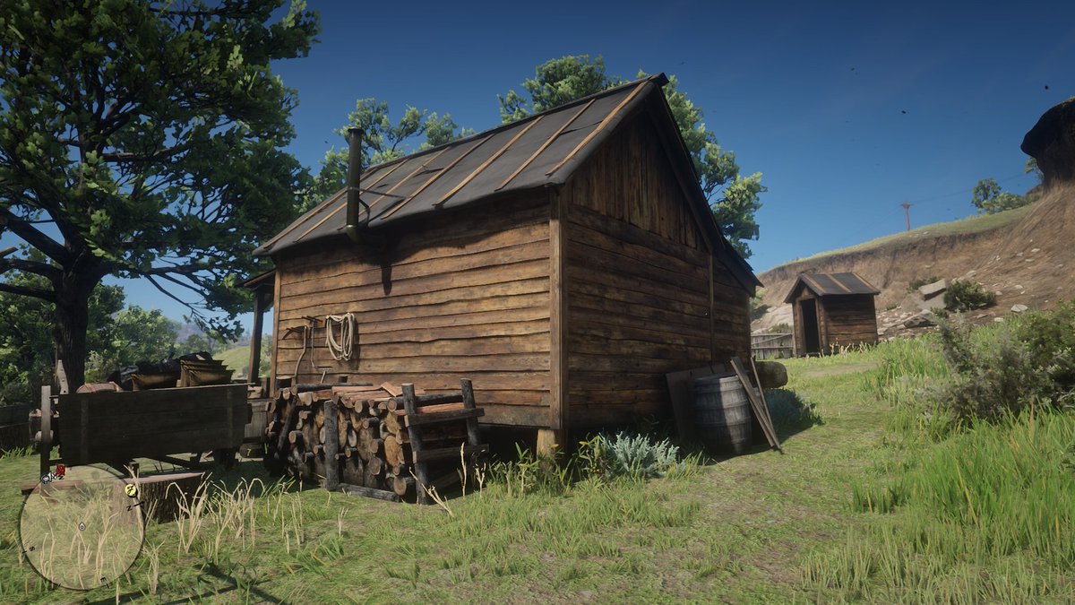 Calamity_tarako's tweet photo. エメットの家。
質素なワンルーム。
RDR2で個人的に好きな要素として、住宅のトイレもちゃんと作られていること。
母屋から離れたところにある1枚目の画像がおトイレです。 https://t.co/HJuR2u8uAN