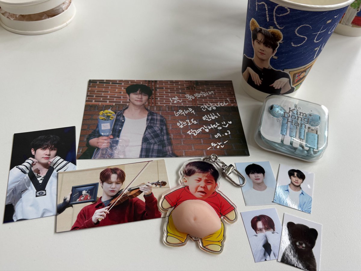 m_sgdh's tweet photo. 너무 귀여운 생일 카페⟡.·*.
감사합니다💙

이어폰이 당첨됐어요~!
@PETITEETOILE703 
#김동한 #위아이 
#별이빛나는StarryNi9ht https://t.co/NJT8kpnUOx