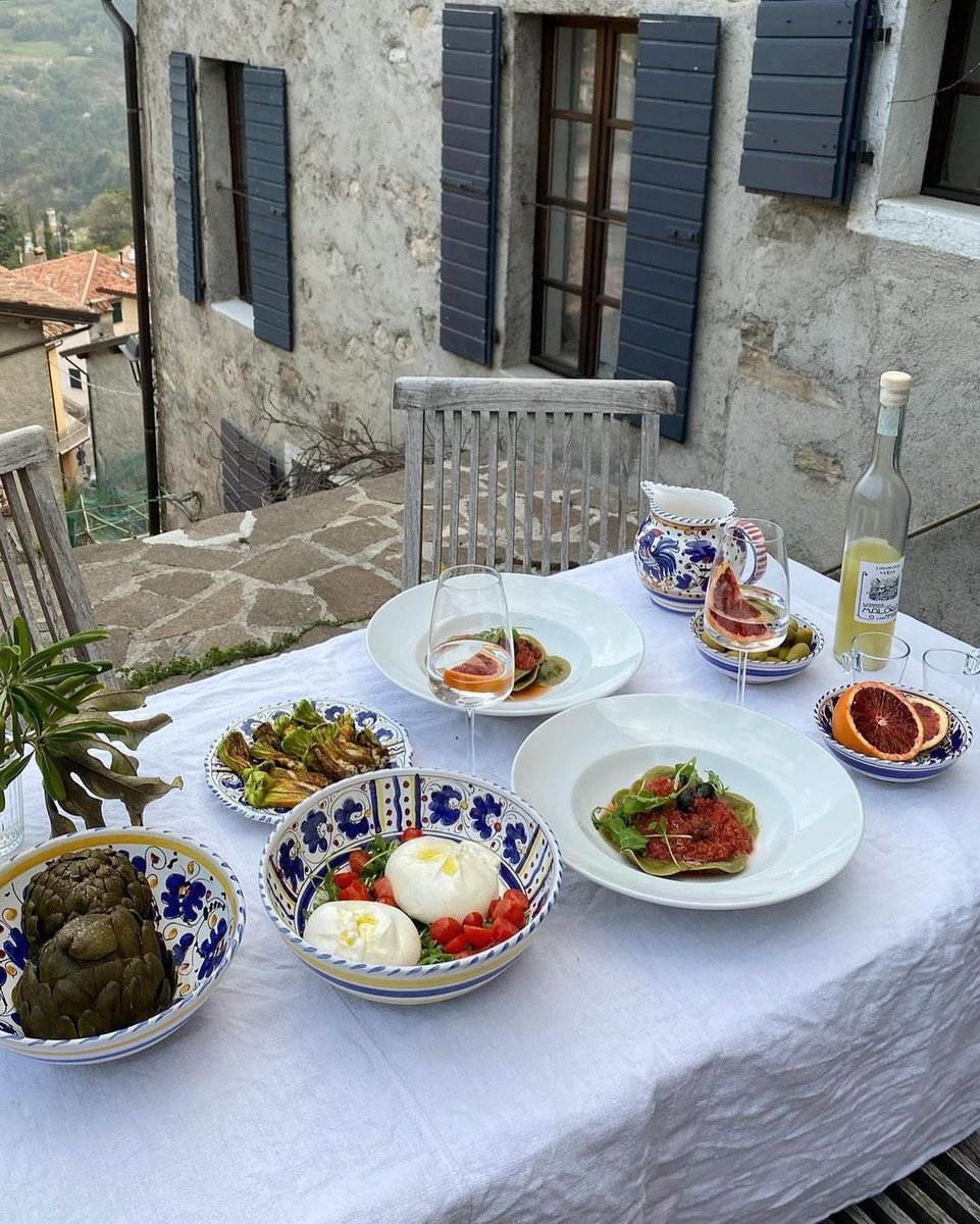 ohvoulezvous's tweet photo. mediterranean summer https://t.co/SycYE2sZcL