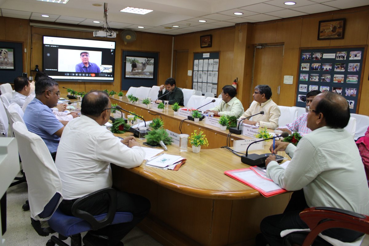 ICAR_CIRC's tweet photo. ICAR-CIRC, मेरठ में nstitute Management Committee की 33वीं बैठक का आयोजन संस्थान के निदेशक एवं समिति के अध्यक्ष डॉ. अशोक कुमार मोहंती की अध्यक्षता में संपन्न हुआ। बैठक में संस्थान की अनुसंधान, शिक्षा, प्रौद्योगिकी हस्तांतरण, प्रशासनिक एवं वित्तीय गतिविधियों की समीक्षा की गई। https://t.co/QR3LarNJtr