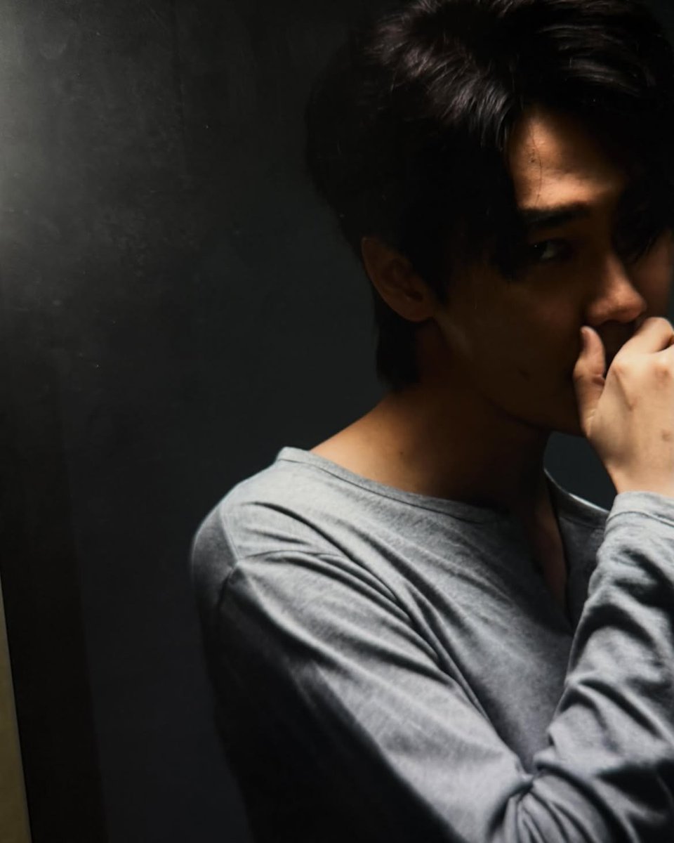 meepangg's tweet photo. ดิวมาลงรูปเบื้องหลังน้องมังงะ ขนาดมอมยังหล่อมาก พี่เคย์มอมมีแผลตลอด อยากโอ๋มากคับ🥺🫳🏻🫳🏻 @dew_jsu

#MrKillSeries
#dew_jsu https://t.co/TldeO23u3V