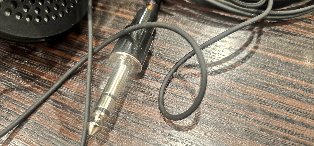 amsmkw's tweet photo. PIONEER SE-4
50年前のヘッドフォンなのに状態良すぎて本当に凄い。
1981年辺りまで生産されてたみたいだけどそれでも45年前。完全にヴィンテージなヘッドフォンだけど果たしてどんな音がするやら。
#PIONEER https://t.co/SNe9MuM7Pu