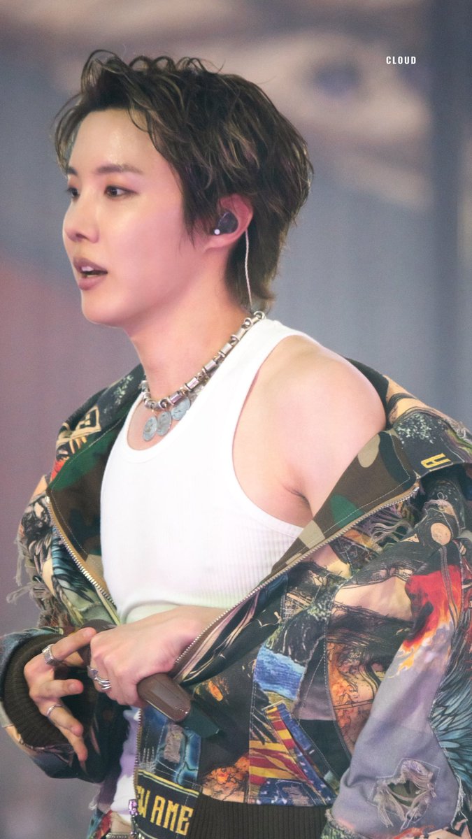 lilcloude_hope's tweet photo. 260701 BTS ARIRANG Tour in Brussels 
Day 1

#JHOPE #제이홉 #정호석 
#ジェイホープ #鄭號錫 
#방탄소년단 #BTS_ARIRANG_BRUSSELS https://t.co/bp3mOVkpzC