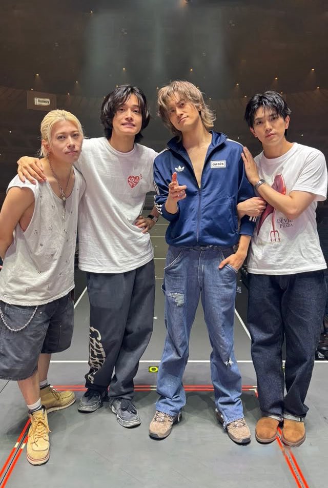 _UNOxSMAP's tweet photo. KENの左側はよしのりだけのものだ……
嗚呼、美しき世界かな………… https://t.co/3i6aFoXNzx