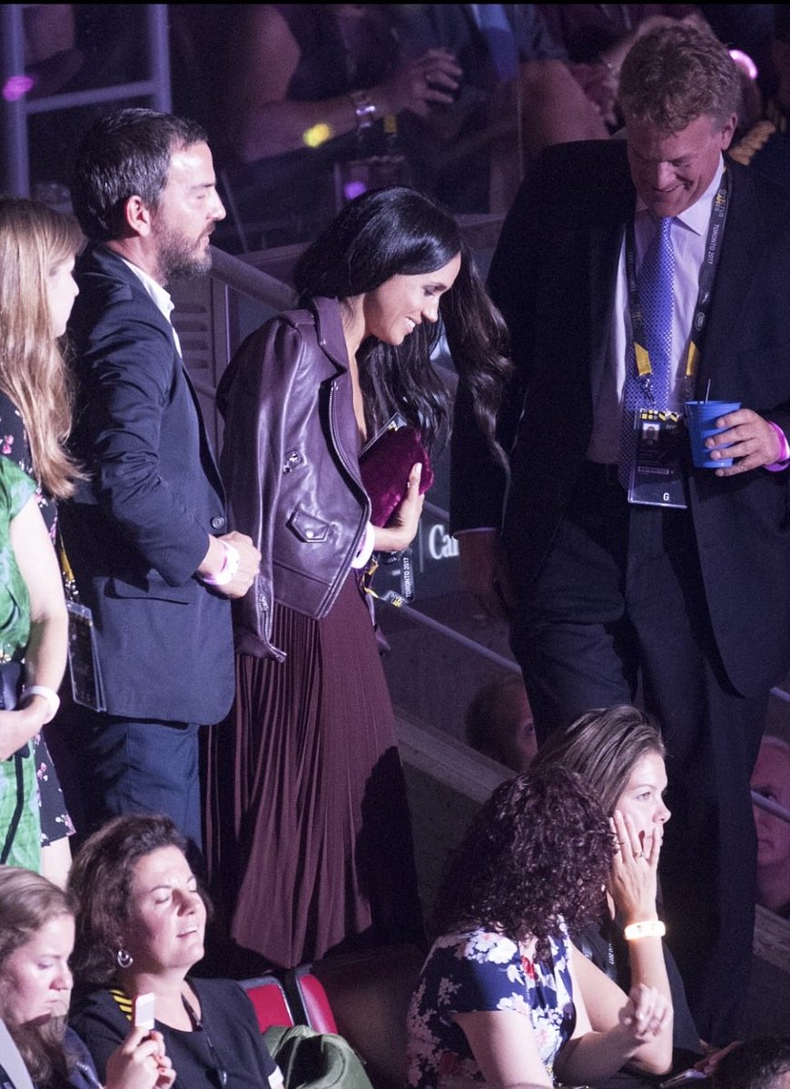 milkbone71's tweet photo. BEFORE…. #meghan WAS ESCORTED OUT‼️‼️‼️‼️‼️🤣🤣🤣🤣🤣🤣🤣🤣🤣🤣🤣🤣🤣🤣🤣🤣🤣🤣🤣🤣🤣🤣🤣🤣🤣🤣🤣🤣
#gatecrasher
#meghanisastalker
#meghanistheproblem https://t.co/H74MmbarHe