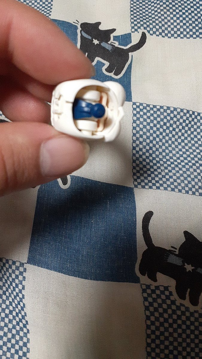 kt_mk22's tweet photo. エリエネを久々に弄ってたら胴体部分が折れた...
基本構造が同じスポッターコスチュームを分解して流用することに。
そして余ったスポッターの太ももをシュレミに流用。 https://t.co/1BOOR2rDNM