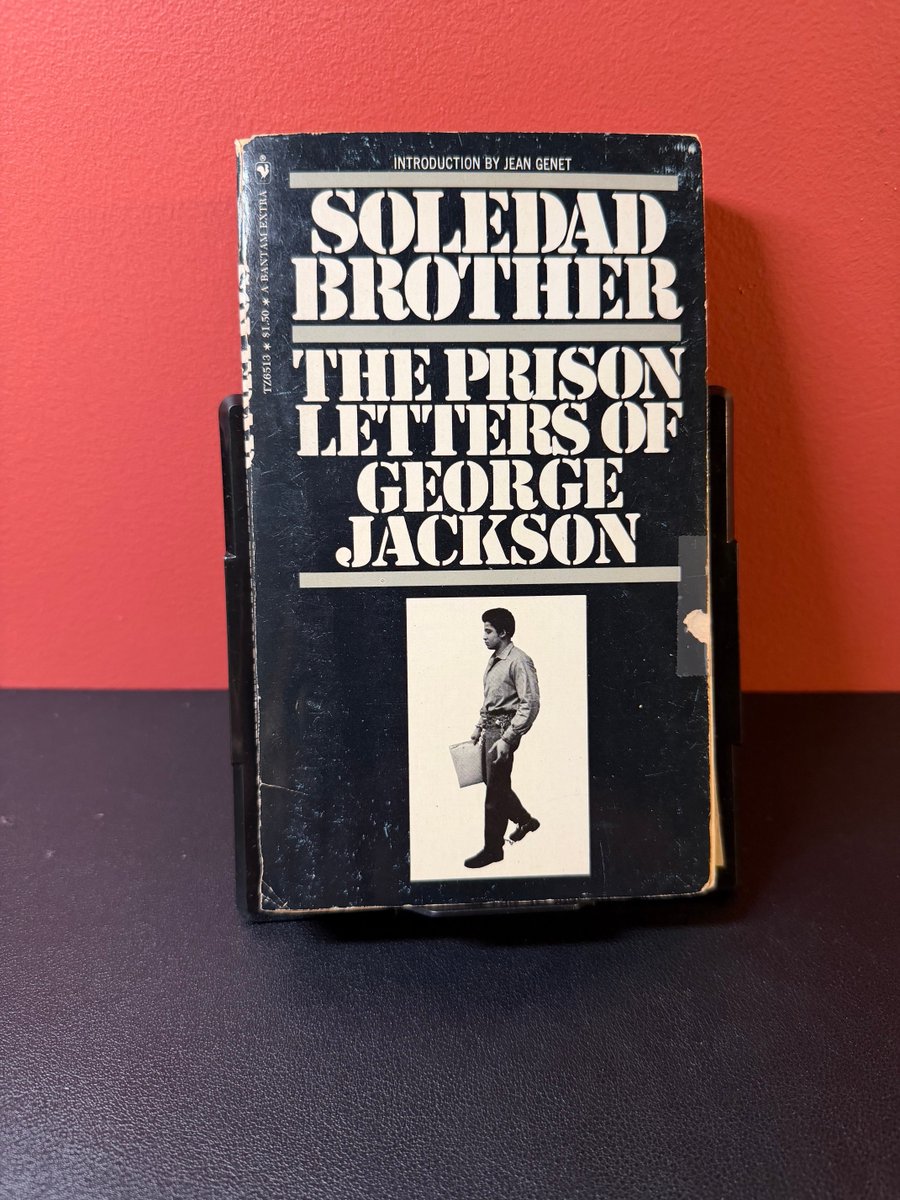 MsSapph's tweet photo. FOUR BOOKS that shaped my understanding of being an AMERICAN.
 
🇺🇸 Solidarity this 4th of July as we continue our struggle to transform the United States of America into a truly free country for ALL 🇺🇸 https://t.co/Xh9V78dyzR