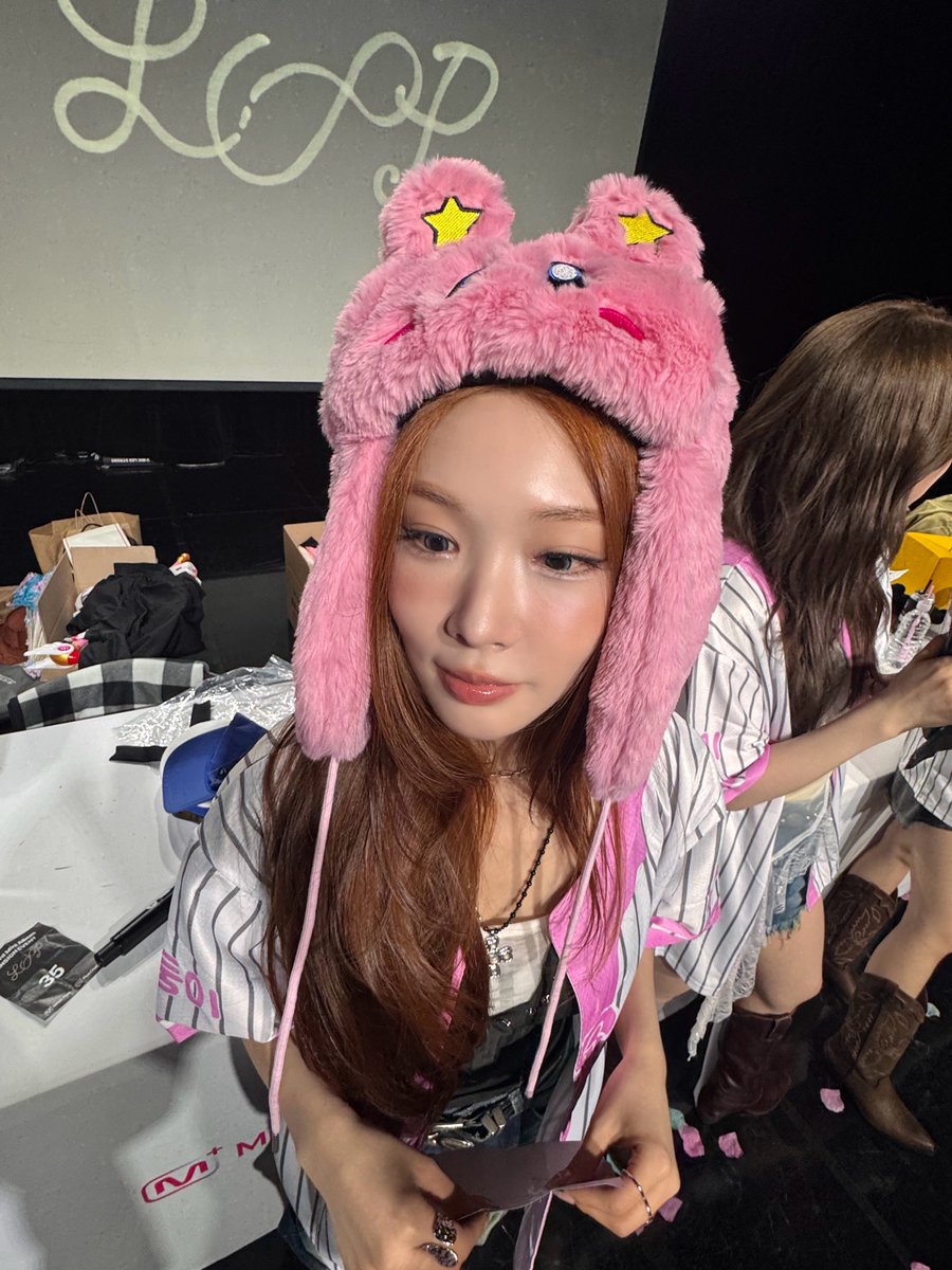 ioiuaena's tweet photo. —🍦260704 #아이오아이 #IOI

chungha plus chat update 🐹💬

“angdungiesㅜㅜ thank you so, so much... 🖤🤍🖤

​receiving these unexpected gifts one by one makes me so surprised and deeply moved every single time. it makes me feel a bit apologetic because it feels like weʼre always the ones receiving, and it keeps me thinking about how i can fully express this gratitude back to you....”

#Chungha #Suddenly3rdWin #IOI12thWin