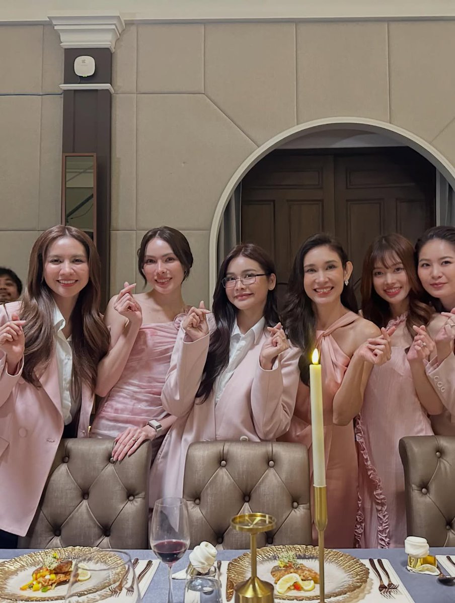 lakorn_channel7's tweet photo. คืนนี้มีนัดรวมพล พร้อมซีนหวานๆ พิเศษๆ ดูจากสีชุดชมปูววว พอจะเดาออกแหละ💕🌷 #เสน่หาวาโย ตอนจบ เวลา 20.30น. ทางช่อง 7HD
.
Cr. aon.kevlin 😻
#Lakorn_Ch7 #Ch7HDDramasociety https://t.co/rjpc4VamMH