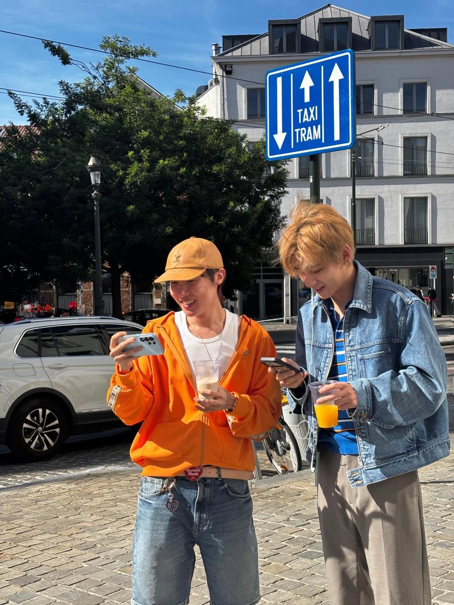 kingtan_O's tweet photo. 둘이 같이 댕기는 거 넘 보기 좋음 ㅜㅜ
옷 입은 것도 좋다 https://t.co/EKtbuNorcz
