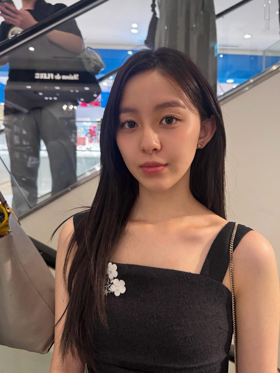 jihu07_'s tweet photo. 🩶🤍🖤 https://t.co/IPWy66cLUe