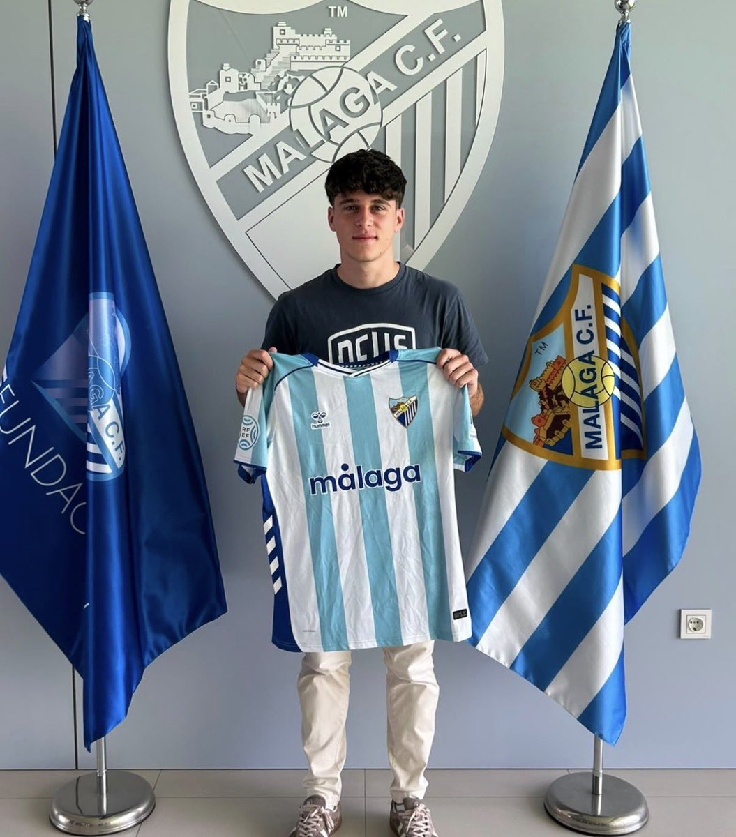 riivas20's tweet photo. 👉🏼Con las incorporaciones de Manu Mesa (2008) y Álvaro Artiles (2007), el Málaga traído a La Academia a dos de máximos goleadores de la DH juvenil

⚽️El delantero malagueño ha terminado la temporada con 27 goles en 32 partidos (3°) y el canario con 21 tantos en 24 encuentros (8°)

🧐Menudos dos fichajazos para las categorías inferiores, dentro de poco los veremos en el primer equipo

#MálagaCF