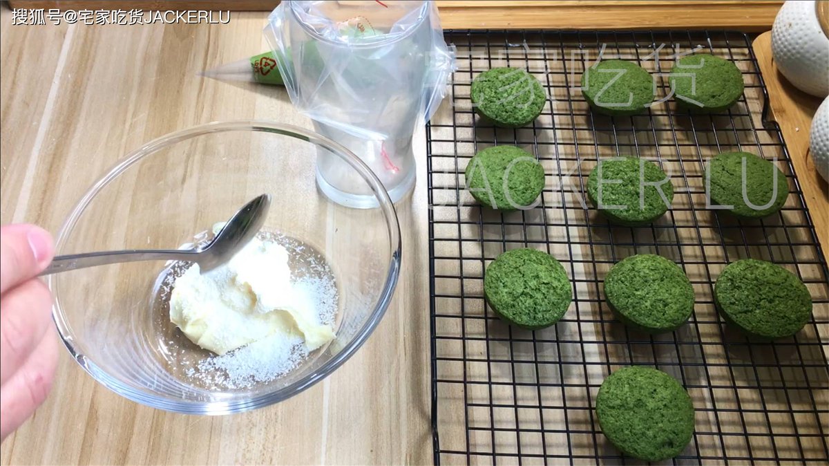 NathanLeaming's tweet photo. Just pulled the fluffiest matcha cream scones out of the oven! The whole house smells like buttery green tea goodness  No fancy skills needed—just fun, warm vibes and a little bit of baking joy!， https://t.co/BtxyW2KmWE