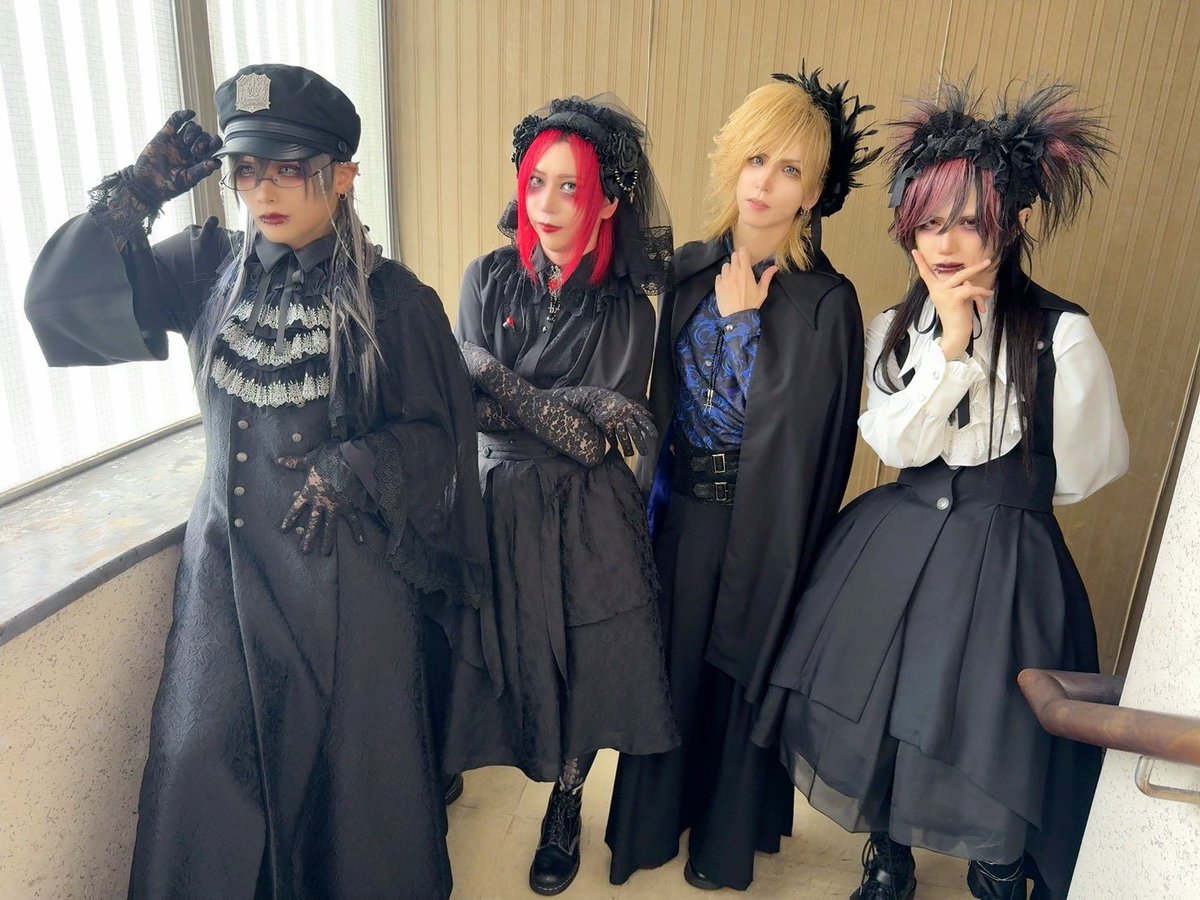 Royz_official's tweet photo. 公大生誕祭お疲れ様でした🐰そしてソールドアウトありがとうございました㊗️🎉本日は公大生誕祭の世界観に合わせた特別な装いをさせていただきました🌹次はいよいよ夏ツアーがスタートします！よろしくお願いします🔥🔥🔥🔥

 【本日の公大生誕祭衣装】
昴（Moi-même-Moitié）
杙凪（Moi-même-Moitié）
公大（MIHO MATSUDA）
智也（Moi-même-Moitié）

#Royz 
#公大生誕祭2026