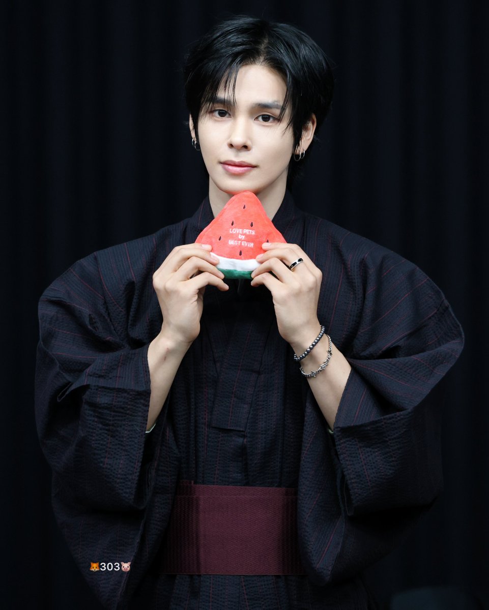 serimHeart3's tweet photo. 260704 팬싸

夏だよ‼️🍉

#세림 #SERIM #セリム 
#크래비티 #CRAVITY https://t.co/eSpB28SoKS