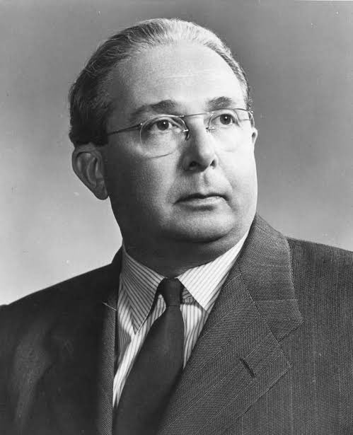 tldonhistory's tweet photo. Leó Szilárd patented the chain-reaction design for the atomic bomb 92 years ago today. https://t.co/s9t96WKzpv