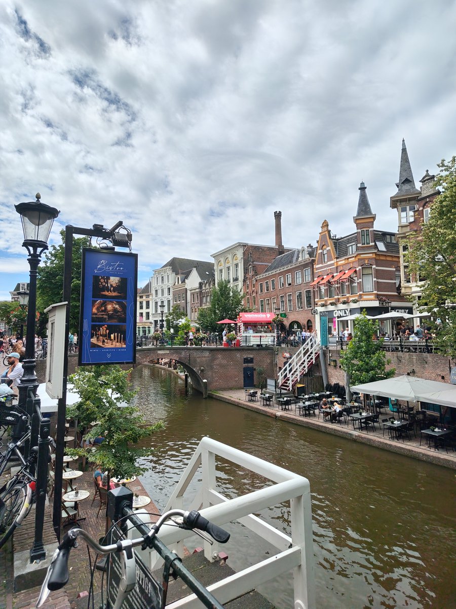 qhl0__'s tweet photo. オランダなう〜 🇳🇱
いい天気だ! https://t.co/iyA3GTSgYr