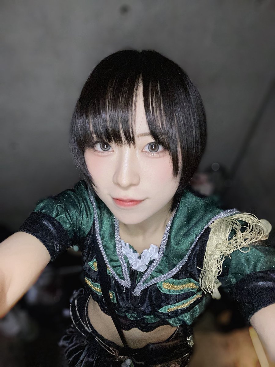 skill_itsuka's tweet photo. BKさんありがとうございました💚
どっちも見てくれた方いて、すごく支えられたよ！配信から実際に物販来てくれた君もありがとう！
スキルスキじゃなくてもみんな楽しそうに見てくれて嬉しかった〜☺️
また会えますように！！
明日は3本あるよ！
 #SKILLoflight  #常磐いつか https://t.co/VitQJdmHrg
