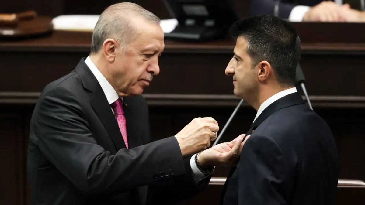 BirGun_Gazetesi's tweet photo. Mehmet Ali Çelebi, Erdoğan'ı Atatürk'e benzetti
https://t.co/gCLrgEfpUn https://t.co/li5NLarYDS