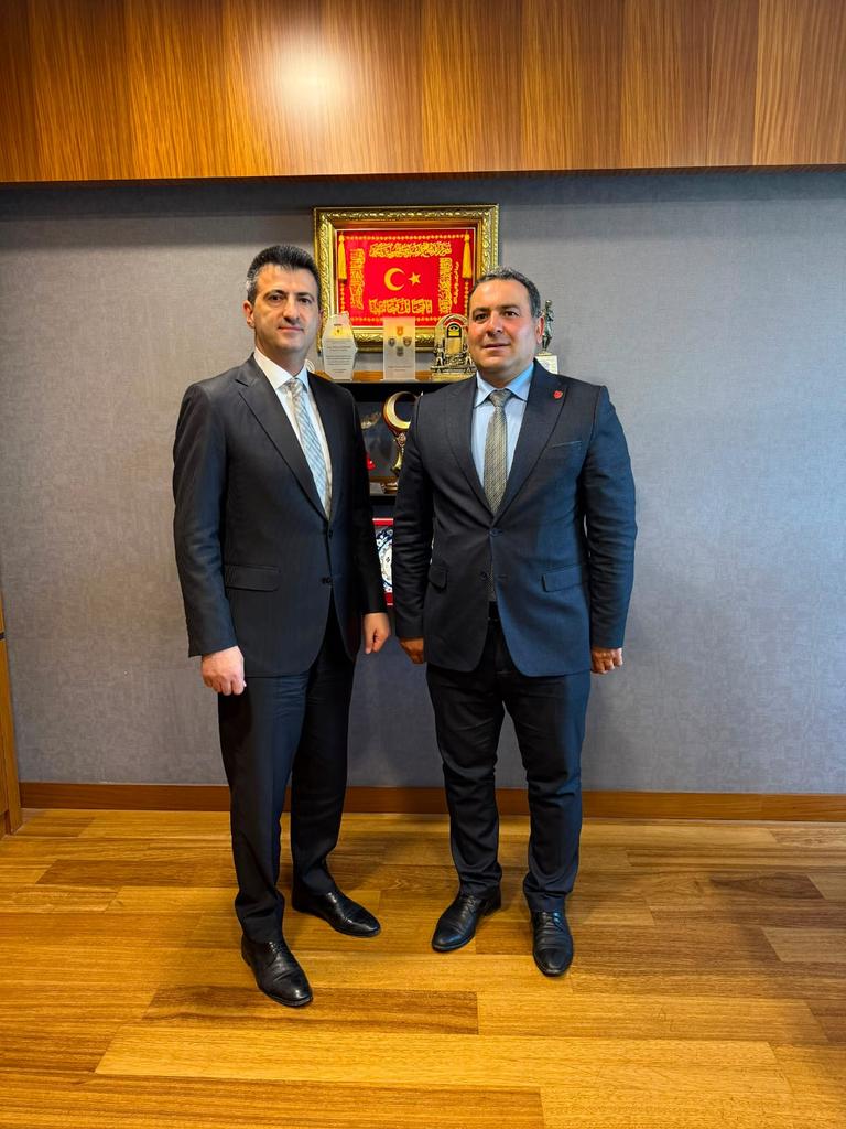 BayboganTmys's tweet photo. @celebimehmeta Sn.Vekilim @celebimehmeta
👇👇
KURŞUN YEDİK
ŞARAPNEL YEDİK
NİYE GAZİ DEĞİLİZ?

#GazilikHakkımızıİstiyoruz
@RTErdogan
@_cevdetyilmaz 
@dbdevletbahceli
@MahinurOzdemir
@drbetulsayan
@hulusiakarmedya 
@kocakkonuralp
@dtcuneytaldemir,, ğpm https://t.co/Hloo4qvUnY