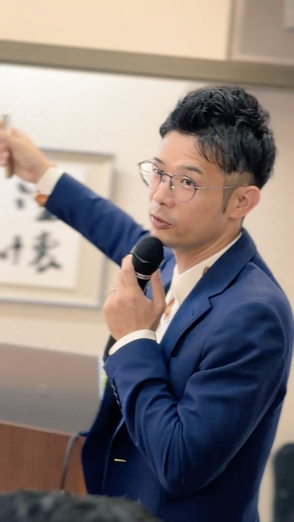 cca_hatano's tweet photo. 今日は福井で新人公務員のみなさんに、キャリア研修を実施🎤✨️

ボードゲームを活用するからめちゃ盛り上がる🤣🤣🤣 https://t.co/LFLaoabPw8