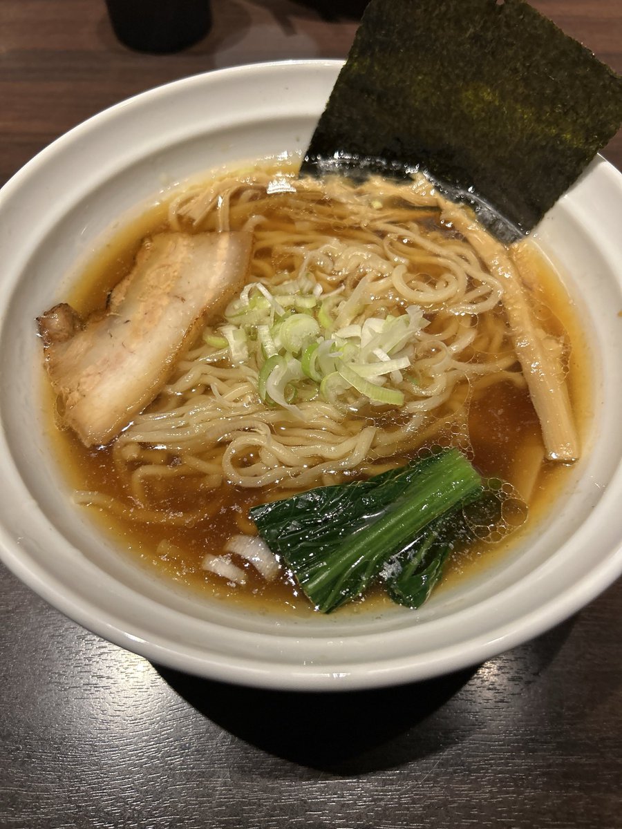 cheki3_at's tweet photo. 釣りの前に腹ごしらえ。
たぶん、釣りの後も。
#ラーメン
#鶏そば醤油 https://t.co/3zjRvA31VP