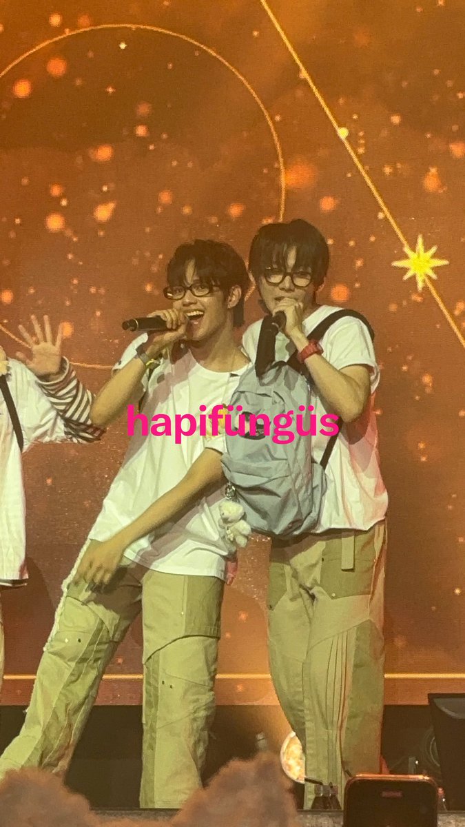 fernandine_'s tweet photo. HANEULZ AKBAYAN

THE SPARK SHINES IN KUALA LUMPUR
#AHOF1stTOUR_KUALALUMPUR
#THE_FIRST_SPARK
#THE_FIRST_SPARK_IN_KUALALUMPUR https://t.co/GxtQUEv5RA
