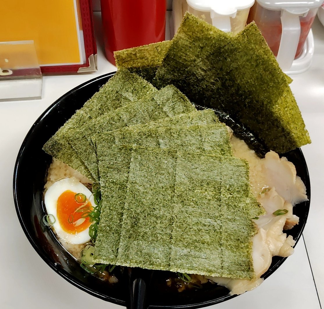 kmtshh's tweet photo. 龍ちゃん
黒龍バラチャーシュー麺レアチャーシューTP SNS限定海苔サービス
わさび飯小
暑くなる前に冷やしでないラーメンを…。
肉＆海苔満載で大満足。
今日もごちそうさまでした! https://t.co/s6u8U6Rbp0