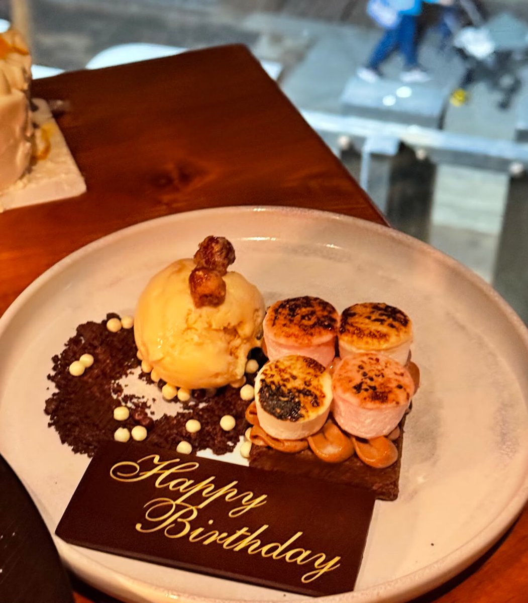 kingboodeenn's tweet photo. #AestheticFood
#FoodAesthetic
#PrettyFood
In Sydney, food and the city come together to create the most beautiful scenes for travellers. https://t.co/wL4XWh6Izn