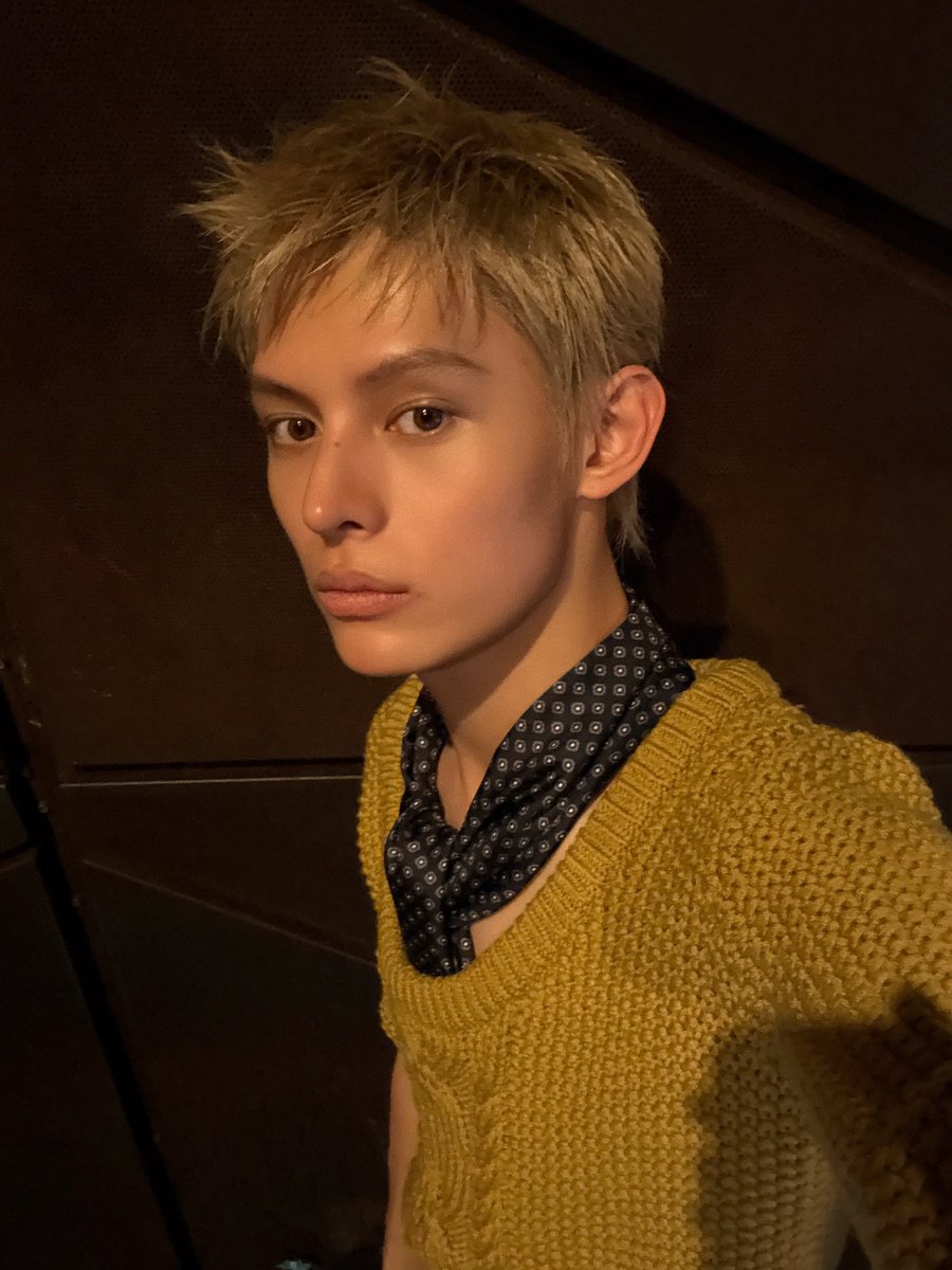 cheecookiee's tweet photo. @GQKOREA @YSL @cortis_bighit James and Saint Laurent continue to raise the bar for style and elegance.

JAMES ASCENDS IN YSL GAZE

#JAMESxSaintLaurent
#SaintLaurentSS27 https://t.co/9IoMpRJ64B