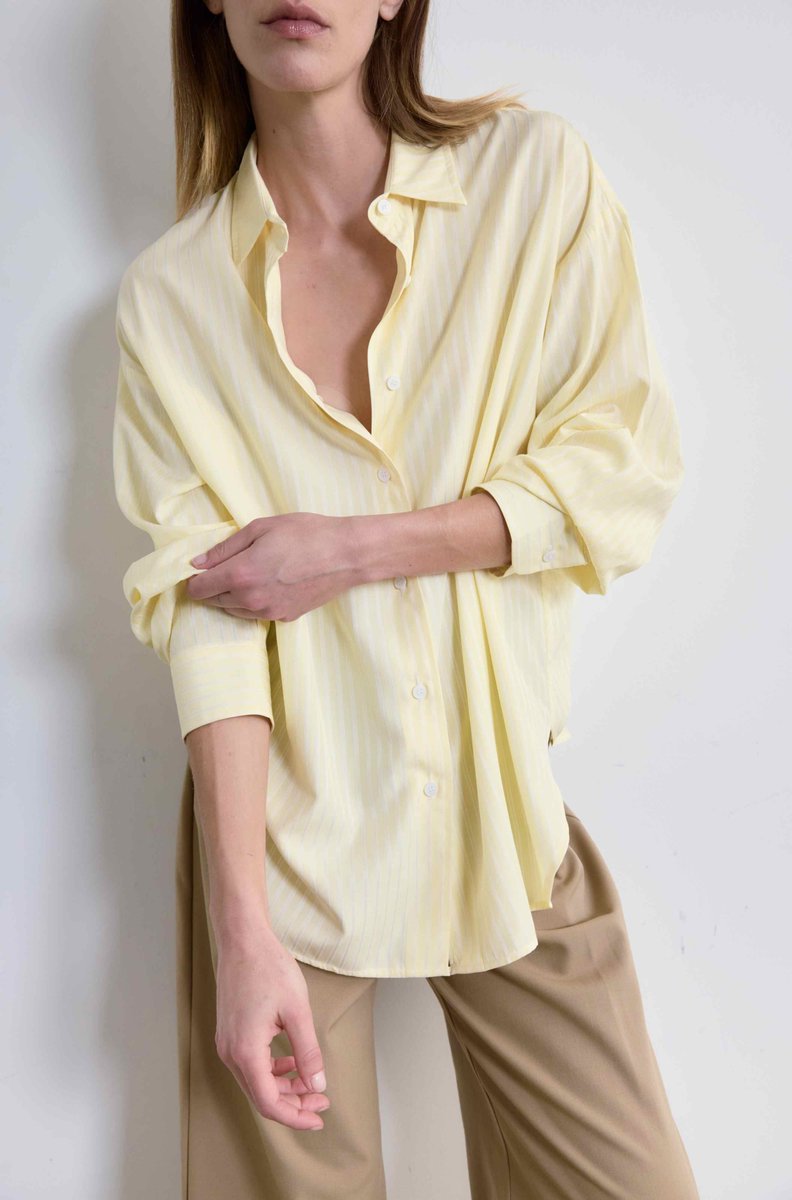 gainifyreviews's tweet photo. 💛 Effortless style starts here.

The **Oversized Shirt – Yellow Stripe** is the perfect blend of comfort and chic. Lightweight, relaxed, and easy to style with your favorite denim or linen pieces for an everyday look. ✨

#AlminaConcept #OversizedShirt #StripedStyle https://t.co/skWGFgoogk