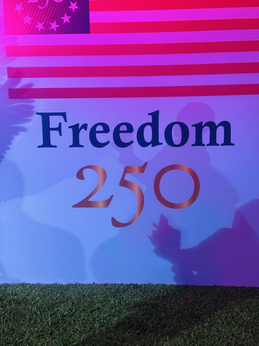 DorynClara's tweet photo. Happy 4th July to America 🇺🇸

As a proud YALI Alumna, Iam grateful for the invaluable opportunity to connect with remarkable African leaders, mentors and investors across the globe 

To creating more impact and building stronger partnerships 

#Freedom250🇺🇸 
@USEmbassyUganda https://t.co/m2941vrnM1