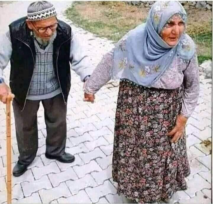AdelAliBinAli's tweet photo. لقد فقدوا طاقتهم ،،، وافنوا شبابهم من أجلكم ،،، لا تتركوهم بمفردهم عندما يكونوا ضعفاء ،،❤💚 https://t.co/DZ7kTr7FJn