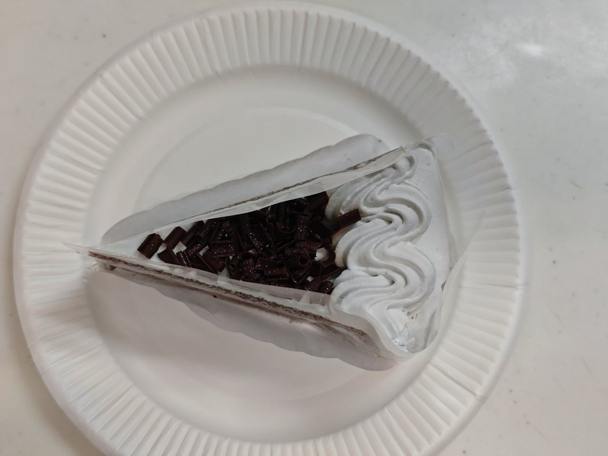 mau70xt's tweet photo. わ～い🍰 https://t.co/zyLJLuSYXr