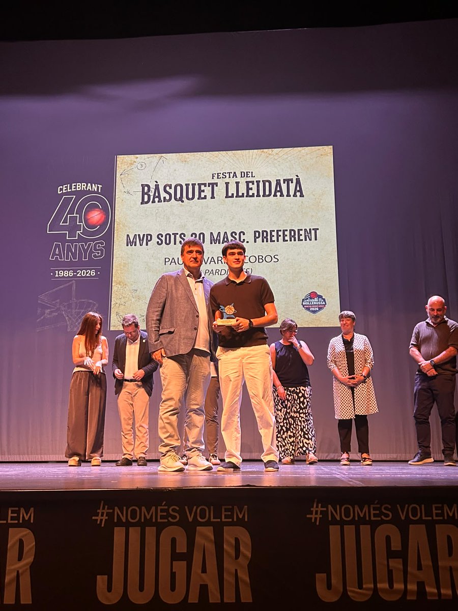 CBPardinyes's tweet photo. Ahir vam viure la 40a Festa del Bàsquet Lleidatà de l'@RTLleidaFCBQ, on Pau Navarro (Sots 20 Masculí Preferent), Jan Gázquez (Mini Masculí Provincial), Gerard Mir (Premini Provincial) , Dani Gil (Premi a la Constància i Abnegació) van ser premiats. Enhorabona a tots! https://t.co/6fjD26glC0