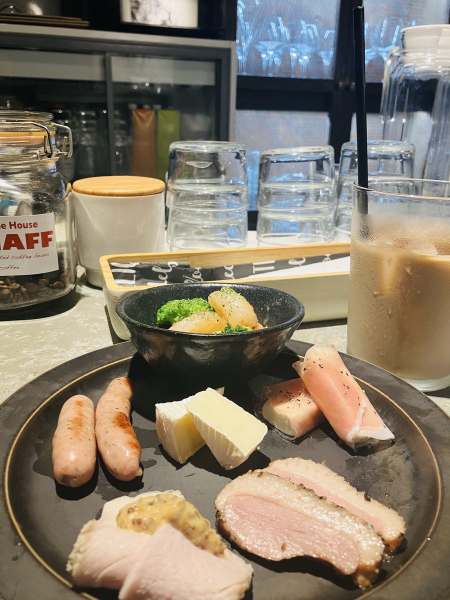 MRT_SAITO's tweet photo. おつまみプレート🤤
#小樽
#otaru
#小樽中央市場
#1cafe https://t.co/oOqiNF0uqc