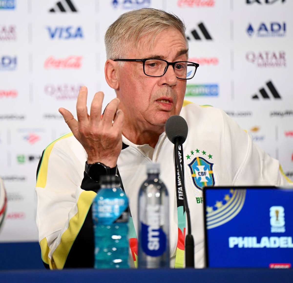 SimplyUtd's tweet photo. 🚨🗣 Carlo Ancelotti:

"The only thing that's certain is that I've prepared for over 1,400 matches. That may not be enough to understand football, but it's certainly a good amount of experience.

"Only one person has prepared more matches than me: Alex Ferguson, who has prepared for over 2,000. I take advice from everyone, but the only one who could really be the right person to give me advice is Alex Ferguson.

"I am 100% sure I am not a genius, but at the same time, I am 100% sure I am not a fool."

[ESPN]