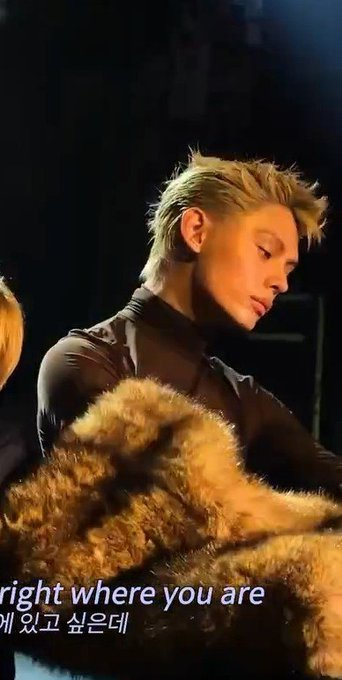 lovefor199's tweet photo. @ofjvn_ @YSL James and Saint Laurent continue to deliver iconic fashion moments

JAMES ASCENDS IN YSL GAZE

#JAMESxSaintLaurent
#SaintLaurentSS27 #JAMES
@YSL https://t.co/DUqhykGdTc