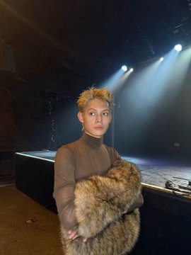 lovefor199's tweet photo. @ofjvn_ @YSL James and Saint Laurent never miss when it comes to style

JAMES ASCENDS IN YSL GAZE

#JAMESxSaintLaurent
#SaintLaurentSS27 #JAMES
@YSL https://t.co/tmjS3PVlZ2
