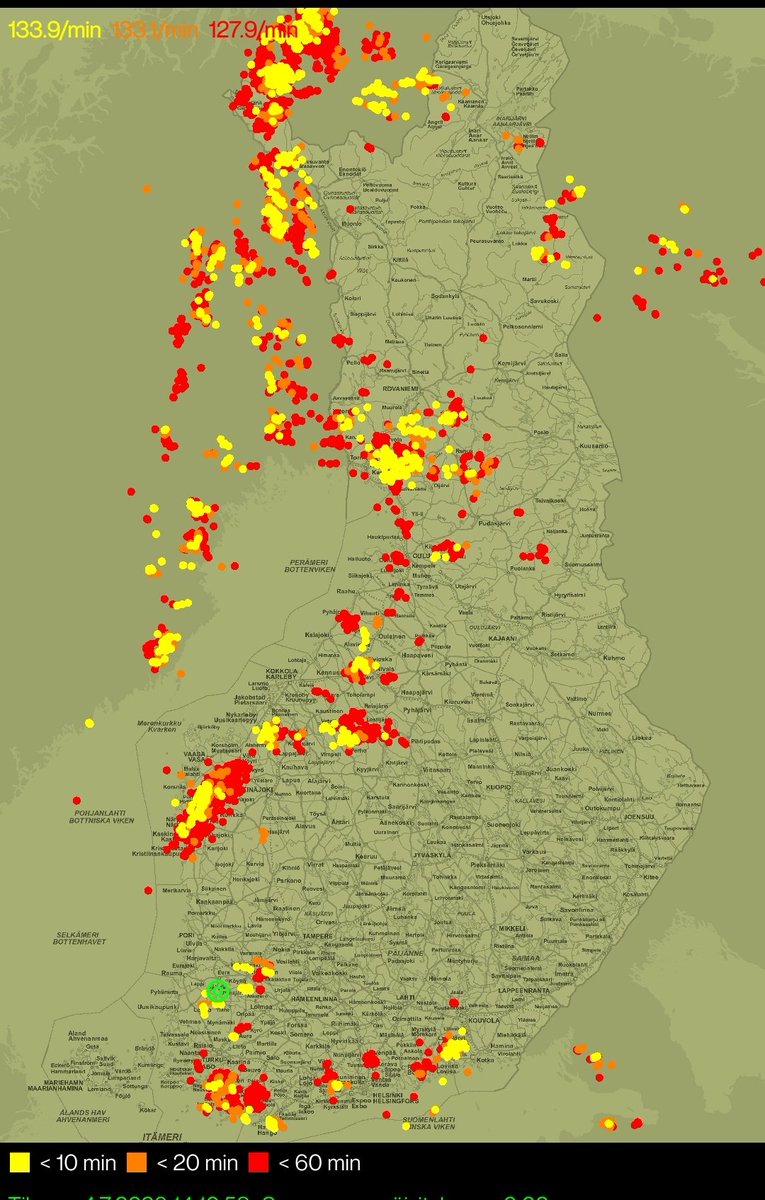 TeeMuMarKus's tweet photo. Salamointia vähän siellä sun täällä 🌩️🌩️ https://t.co/sl3g5K8EWw