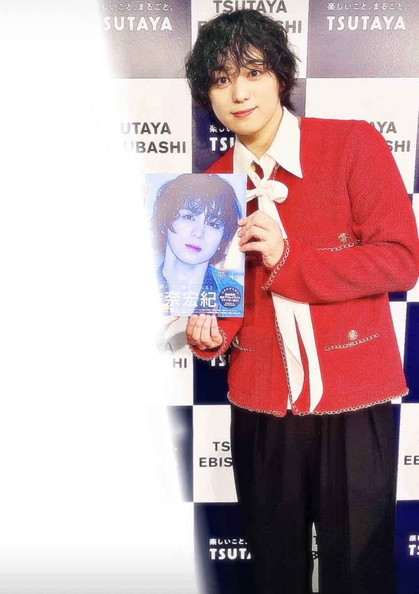 TaiUmrkri_0614's tweet photo. 王子様風な佐奈くんカッコよかった✨
写真集、そこ見せるんだ...!!!って本当になりました。
あとこの表紙素敵なんだけど、1回カバーを取って本体の方も見てほしい。
無事に夢中😌✨

#佐奈に夢中 https://t.co/RHq3tiBa6e