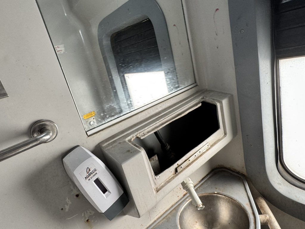 kingreyaz's tweet photo. Traveling in Train 12566 Facing major issues: dirty toilets, unclean washbasin, broken taps/locks and NO water availability. Phones are unresponsive.Urgent assistance required.PNR:2520666849
@RailMinIndia @RailwaySeva @GM_NRly @GMNCR1 @AshwiniVaishnaw @drmprayagrajnc @PMOIndia https://t.co/LxHRwjnBfr