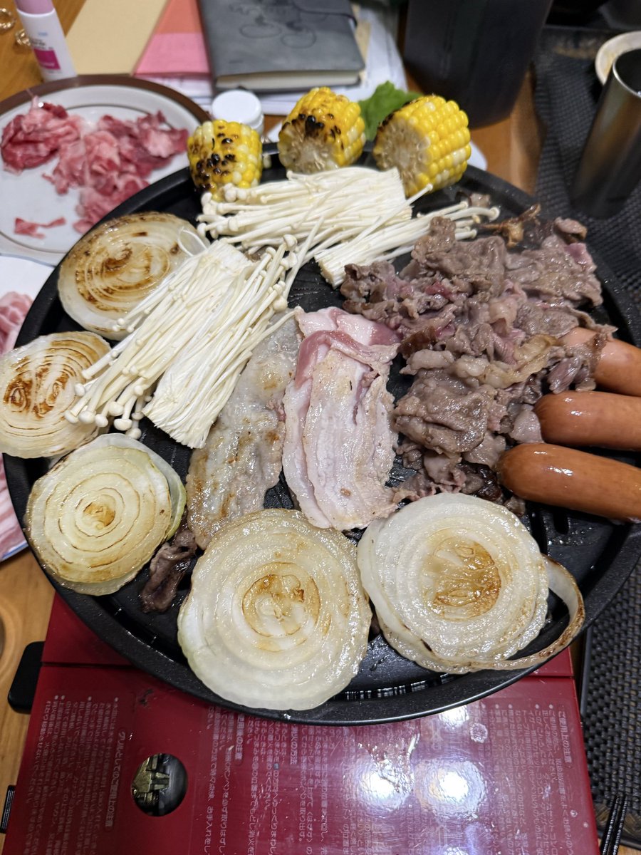 Haman01's tweet photo. 今夜はコレ！家族みんな揃ったのでおうち焼肉。
明日は雨降りみたいですね。
長男英検のヒヤリングテスト。近くて遠い有明に行ってきます。

#お腹ペコリン部
#おうちごはん
#夜ご飯 https://t.co/kZu6qDZtDH