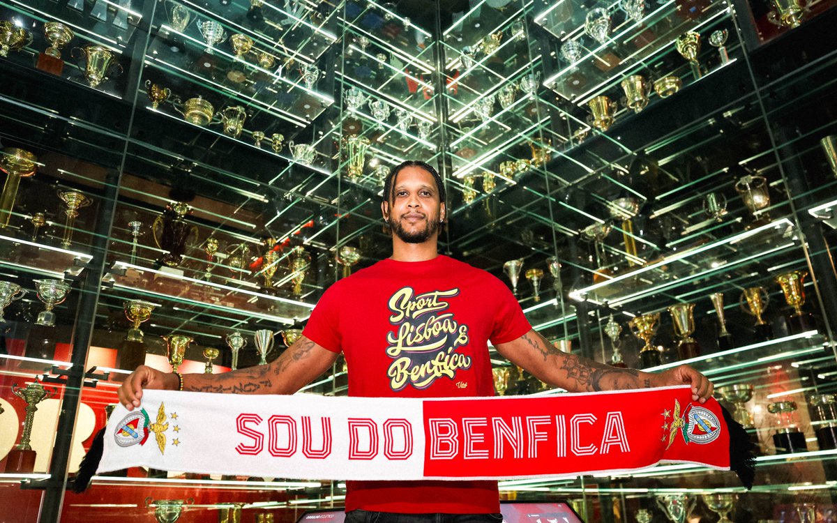 modalidadesslb's tweet photo. Obrigado, Betinho! ❤️🏀

📕 10 épocas (2011-2014 e 2019-2026)
🏆 7 Campeonatos Nacionais
🏆 2 Taças de Portugal
🏆 4 Supertaças
🏆 3 Taças Hugo dos Santos
🏆 1 Troféu António Pratas

#BasketBenfica https://t.co/z5RjfV3Ydb