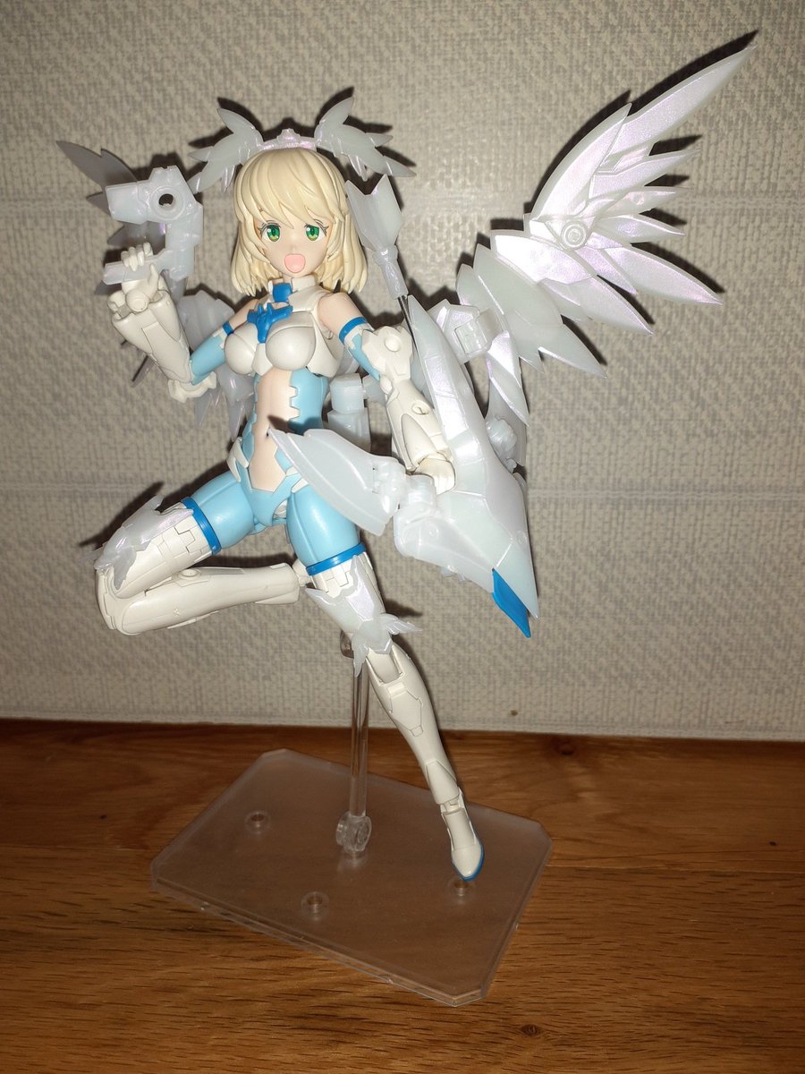 kt_mk22's tweet photo. エリエネを久々に弄ってたら胴体部分が折れた...
基本構造が同じスポッターコスチュームを分解して流用することに。
そして余ったスポッターの太ももをシュレミに流用。 https://t.co/1BOOR2rDNM